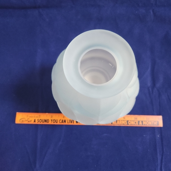 Vintage LE Smith Woodrose Leaf Blue Frosted Satin Glass Fairy Lamp - Picture 3 of 7